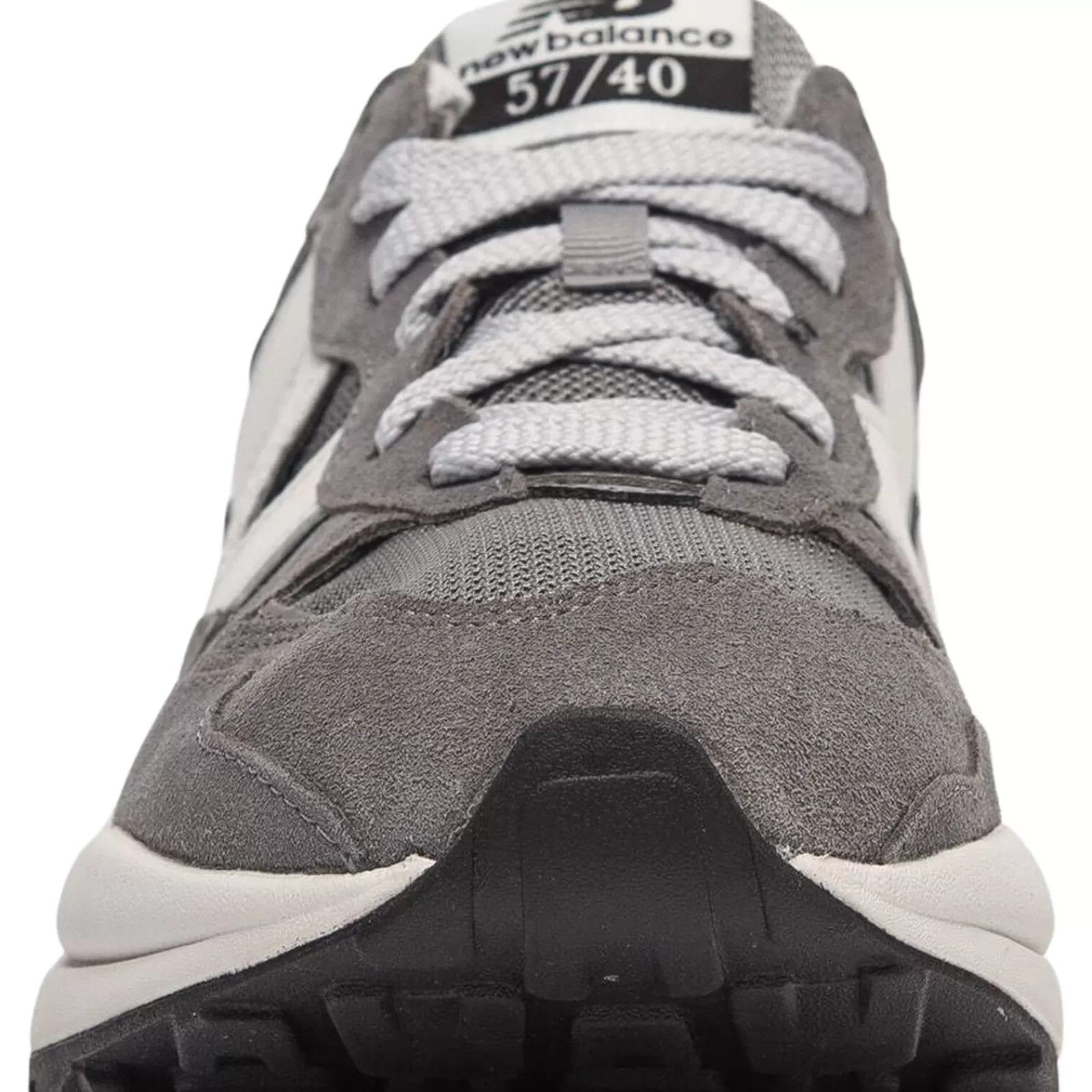 Men New Balance Sneakers< M5740